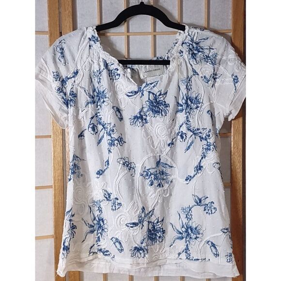 Lemon Grass Sm Embroidered Top - Picture 2 of 16